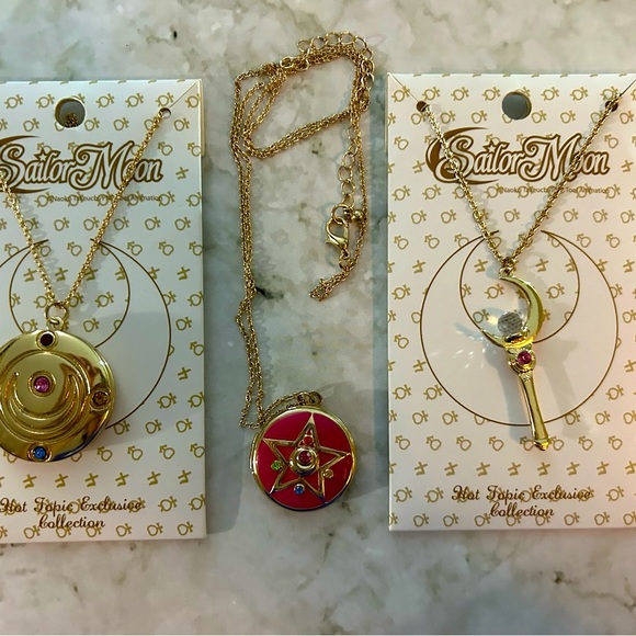 Sailor Moon neacklace - Picture 1 of 8